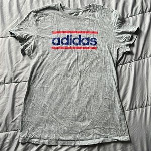 adidas Large light gray “the go-to tee” short sleeve t-shirt red and blue logo
